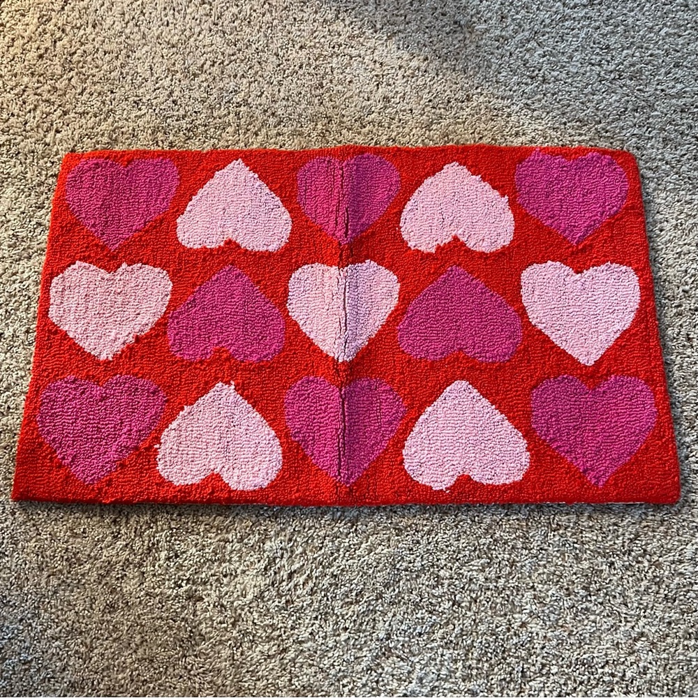 100% cotton, red pink hearts hook rug